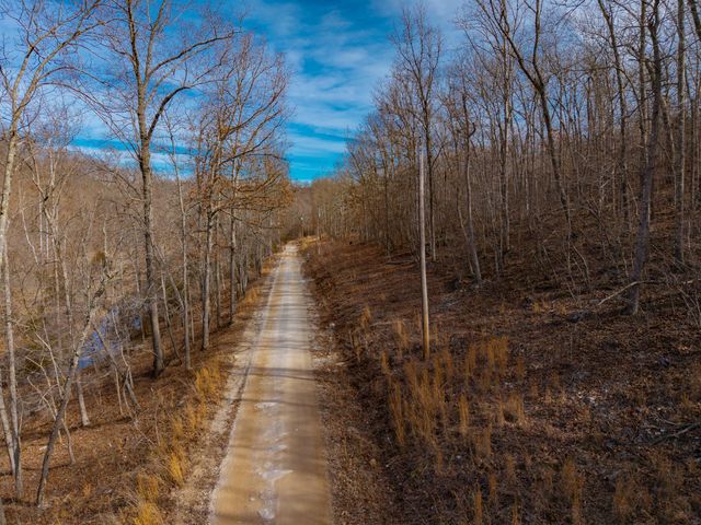 742-5 Rr 2, Ava, MO 65608