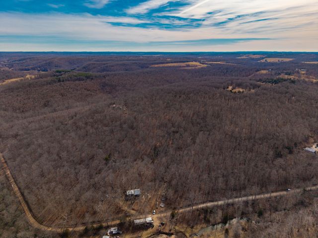 742-5 Rr 2, Ava, MO 65608