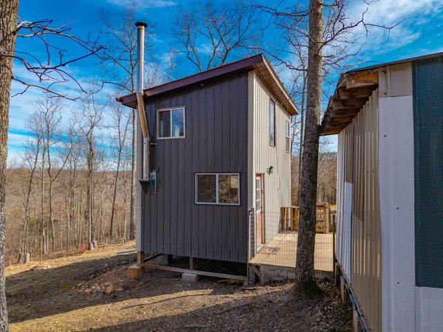 742-5 Rr 2, Ava, MO 65608