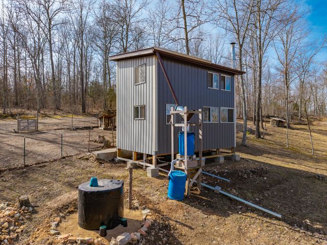 742-5 Rr 2, Ava, MO 65608