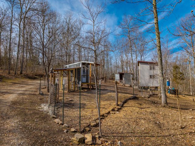 742-5 Rr 2, Ava, MO 65608