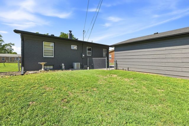 1232 E El Monte St, Wichita, KS 67216