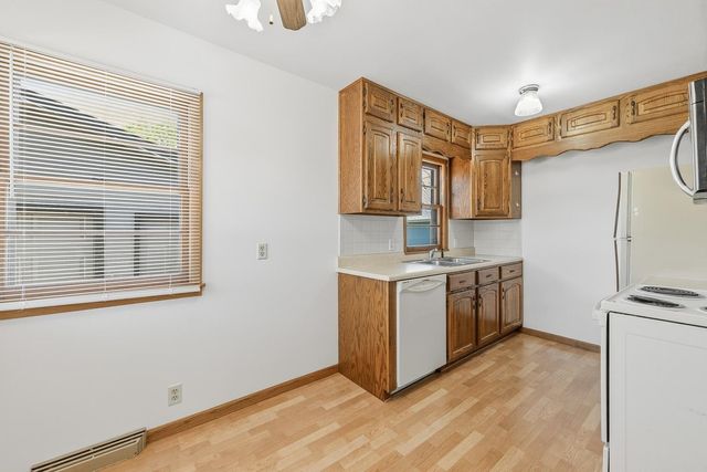 1232 E El Monte St, Wichita, KS 67216