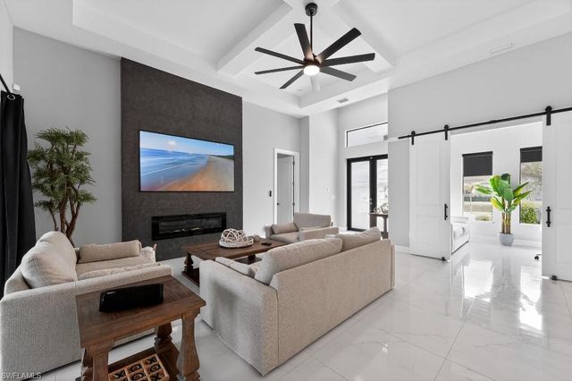 2118 SW 14th PL, Cape Coral, FL 33991