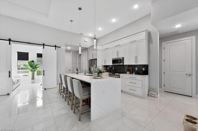 2118 SW 14th PL, Cape Coral, FL 33991