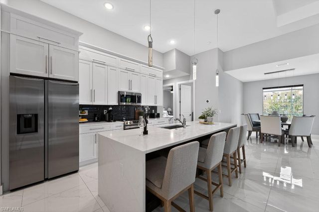 2118 SW 14th PL, Cape Coral, FL 33991