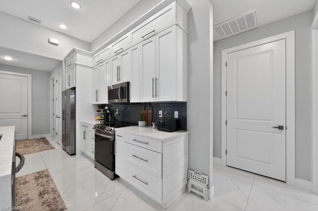 2118 SW 14th PL, Cape Coral, FL 33991