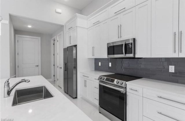 2118 SW 14th PL, Cape Coral, FL 33991