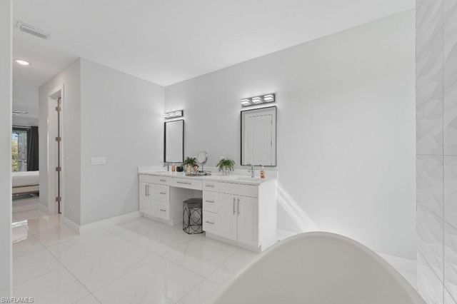 2118 SW 14th PL, Cape Coral, FL 33991