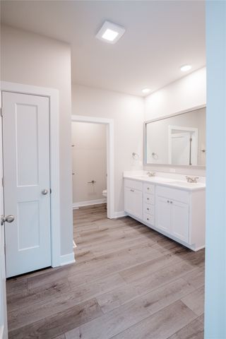 3221 Brook Landing Court, Des Moines, IA 50317