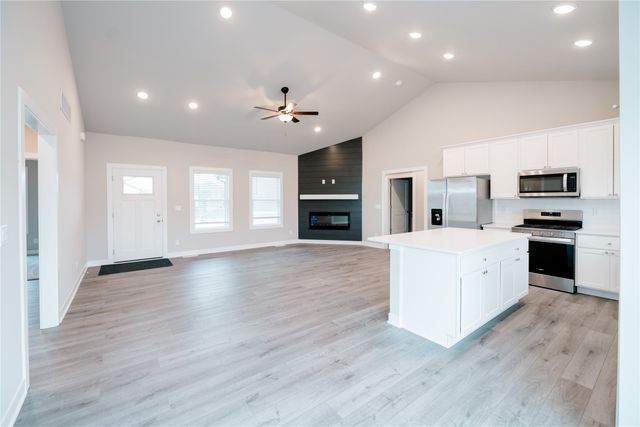 3221 Brook Landing Court, Des Moines, IA 50317