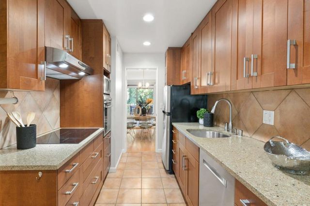 2315 Eastridge Avenue 724, Menlo Park, CA 94025