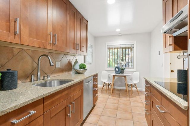 2315 Eastridge Avenue 724, Menlo Park, CA 94025