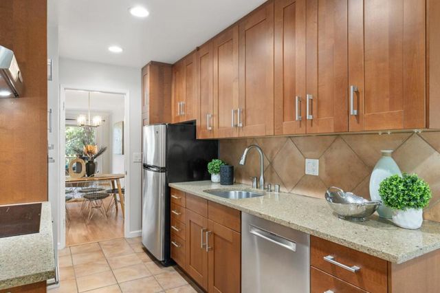 2315 Eastridge Avenue 724, Menlo Park, CA 94025