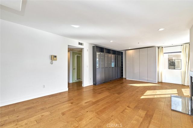 1036 S Serrano 105, Los Angeles, CA 90006