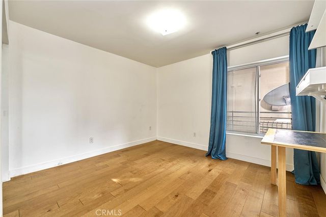 1036 S Serrano 105, Los Angeles, CA 90006