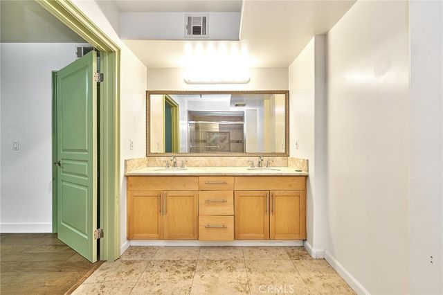 1036 S Serrano 105, Los Angeles, CA 90006