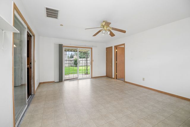 165 Keigher Drive, Manteno, IL 60950