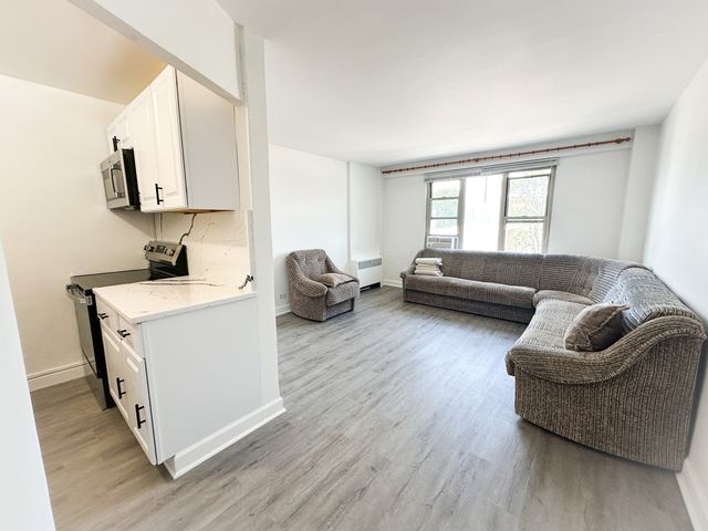 2606 W Balmoral Avenue 311, Chicago, IL 60625