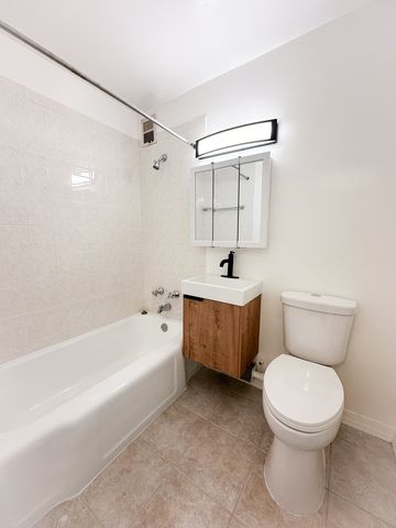 2606 W Balmoral Avenue 311, Chicago, IL 60625