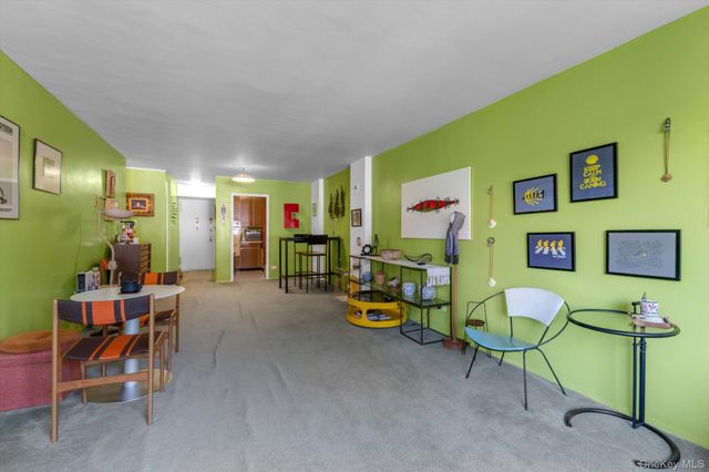61-20 Grand Central Parkway A208, Forest Hills, NY 11375