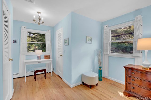31 Penelope Drive, East Setauket, NY 11733