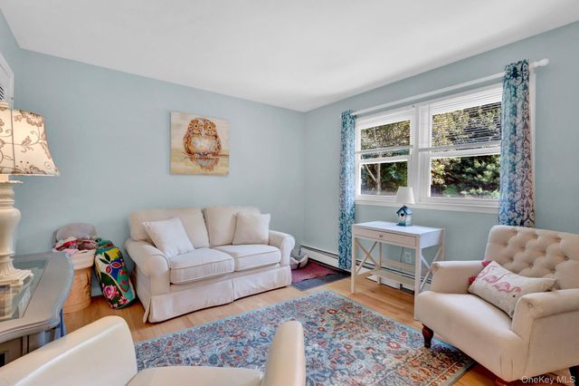31 Penelope Drive, East Setauket, NY 11733