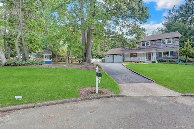 31 Penelope Drive, East Setauket, NY 11733