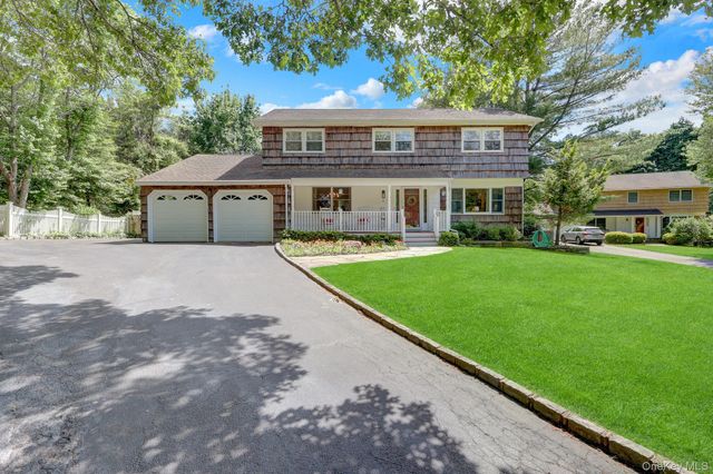 31 Penelope Drive, East Setauket, NY 11733