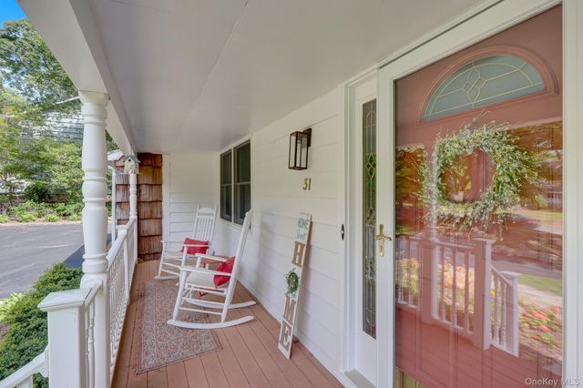 31 Penelope Drive, East Setauket, NY 11733