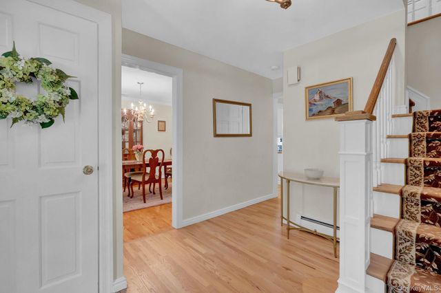 31 Penelope Drive, East Setauket, NY 11733