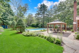 31 Penelope Drive, East Setauket, NY 11733