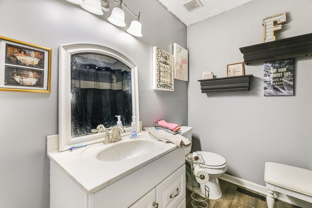 402 Wilkinson Ln, White House, TN 37188