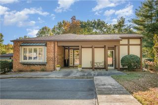 1127 Gatehouse Road, High Point, NC 27262