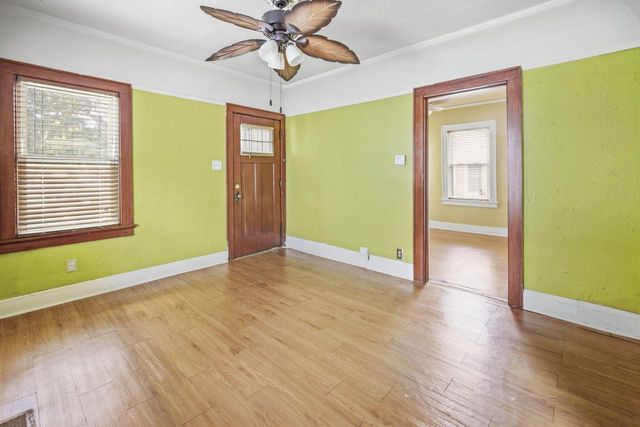 4044 N 40th STREET, Milwaukee, WI 53216