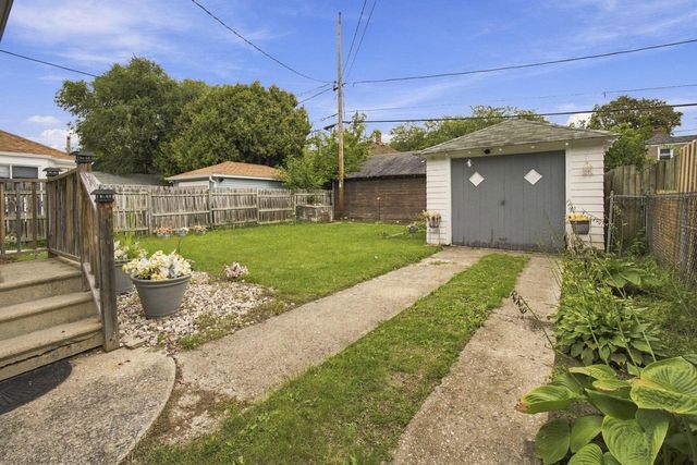4044 N 40th STREET, Milwaukee, WI 53216