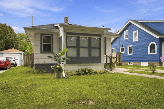 4044 N 40th STREET, Milwaukee, WI 53216