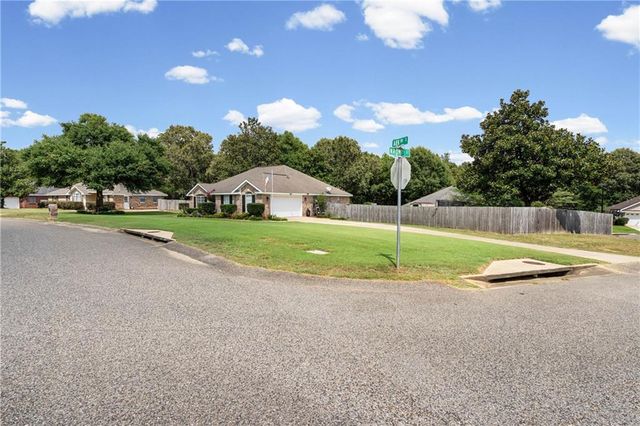 1980 Ark Drive E, Semmes, AL 36575