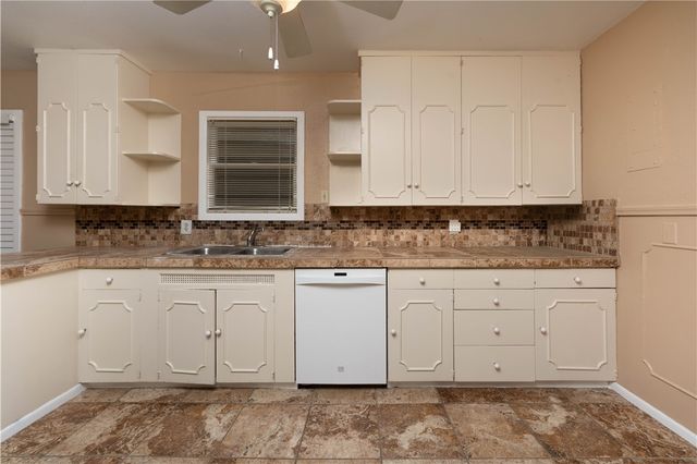 622 Deforrest Dr, Corpus Christi, TX 78404