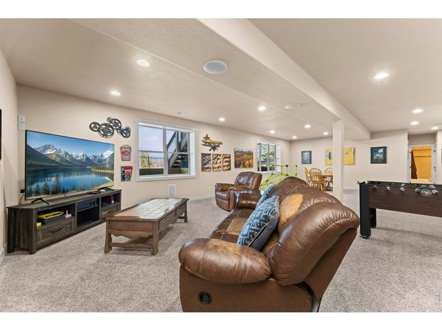 7258 Spanish Bay Dr, Windsor, CO 80550