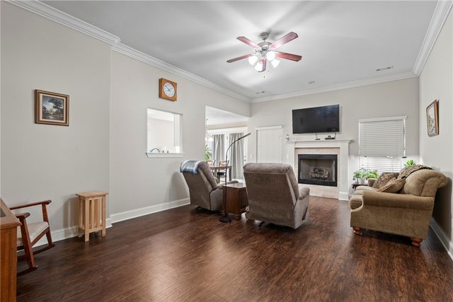 2102 N Carl Street, Siloam Springs, AR 72761