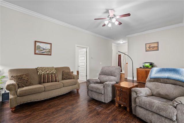 2102 N Carl Street, Siloam Springs, AR 72761