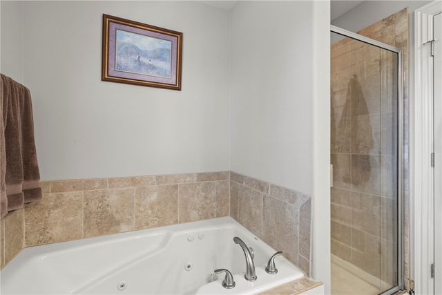 2102 N Carl Street, Siloam Springs, AR 72761