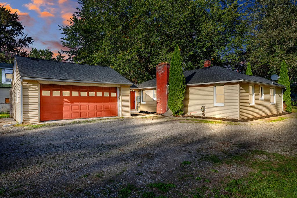 10652 Whittaker Road, Augusta Twp, MI 48197