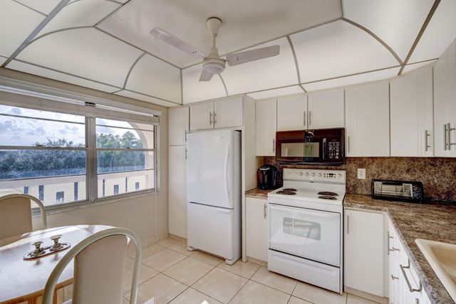 2304 LUCAYA Lane L4, Coconut Creek, FL 33066