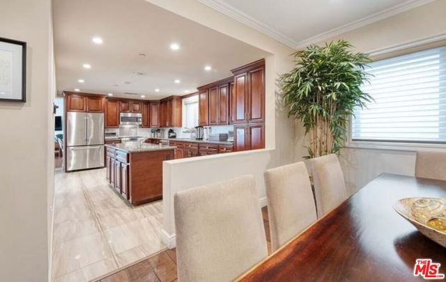 918 S Wooster Street 2, Los Angeles, CA 90035