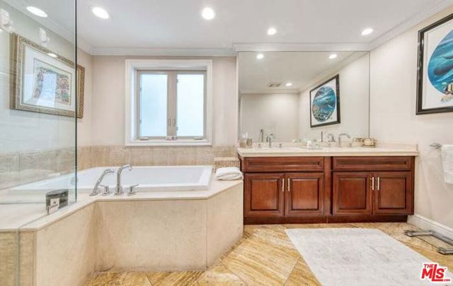 918 S Wooster Street 2, Los Angeles, CA 90035