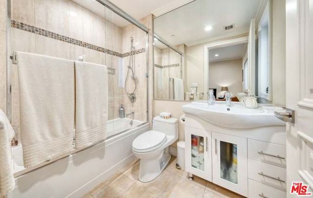 918 S Wooster Street 2, Los Angeles, CA 90035