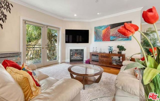 918 S Wooster Street 2, Los Angeles, CA 90035