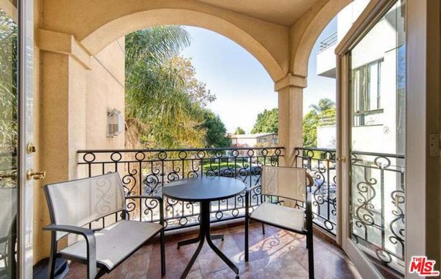 918 S Wooster Street 2, Los Angeles, CA 90035